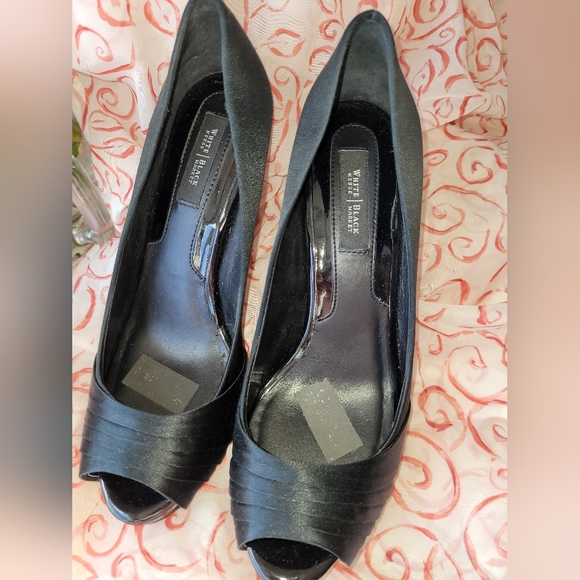 White House Black Market peeptoe heels size 7.5 - Picture 2 of 4